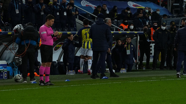 İrfan Can Kahveci gol sevincini Mesut Özil ile yaşadı.