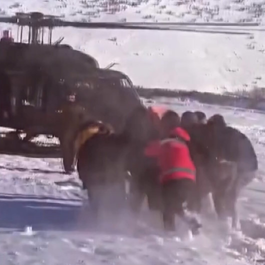 Diyarbakırda hamile kadını askeri helikopter hastaneye ulaştırdı