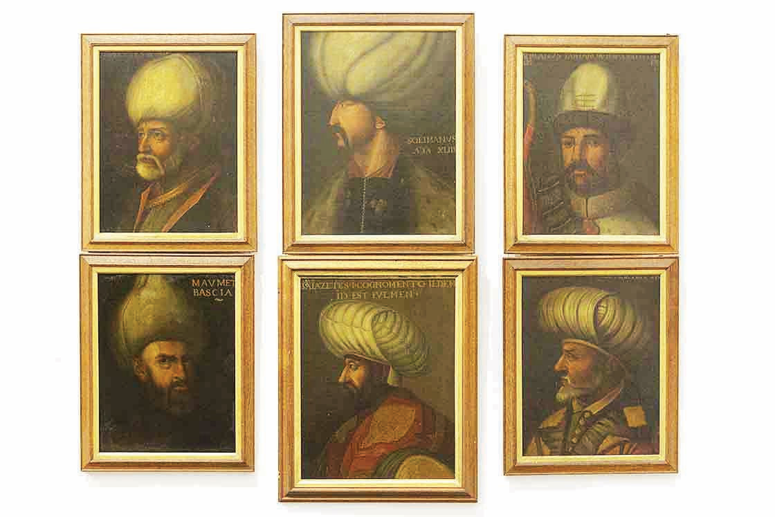 Bulunan Osmanlı padişahları tabloları.