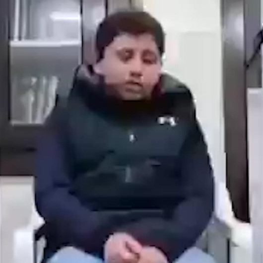 Hafızlığını tamamlayan Filistinli çocuk sevinç gözyaşlarıyla secdeye kapandı