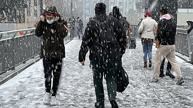 İstanbul'dan kar manzaraları: Kısa sürede beyaza büründü