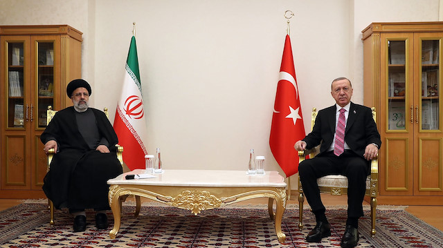 Cumhurbaşkanı Erdoğan İranlı mevkidaşı Reisi ile telefonda görüştü