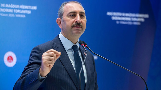 Adalet Bakanı Gül'den Sedef Kabaş'a tepki: Adalet önünde hak ettiği karşılığı bulacak