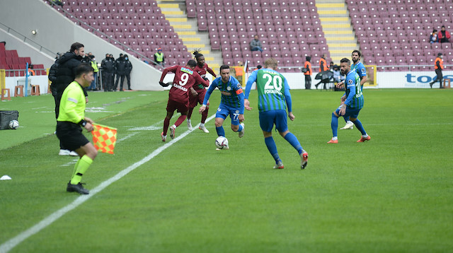 Hatayspor-Rizespor maçı seyir zevki açısından futbolseverlerin eleştirilerini topladı.