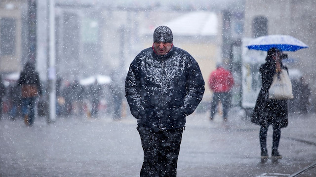 Meteoroloji'den yeni uyarı: İstanbul'da kar yağışı üç gün boyunca sürecek