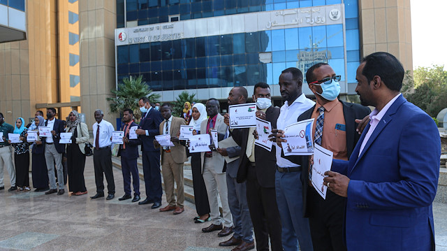 السودان.. وقفة أمام وزارة العدل احتجاجا على "قتل المتظاهرين"