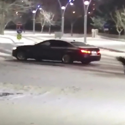 Arnavutköyde karda drift yapan maganda kamerada