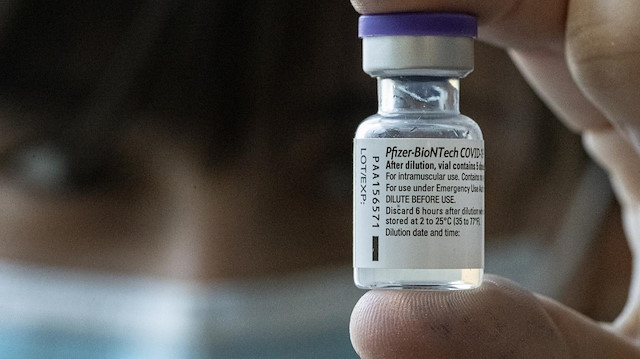 BioNTech/Pfizer'den açıklama: Omicron varyantına özel aşı için denemelere başladık