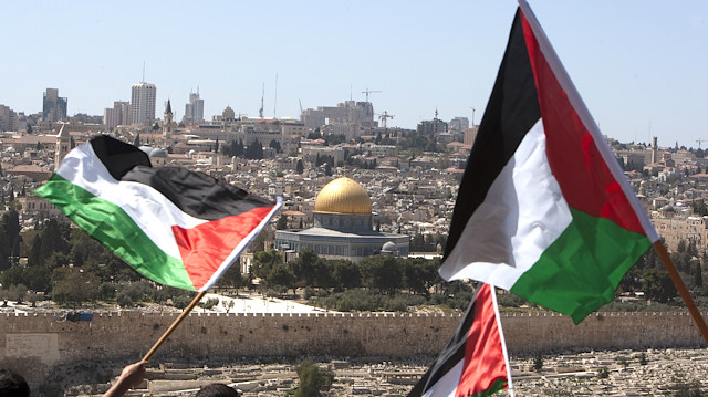 İsrail ile ilişkilerden sorumlu Filistin Sivil İşler Bakanı Hüseyin eş-Şeyh, bir Filistin devletinin kurulmasına karşı olduğunu söyleyen İsrail Başbakanı Naftali Bennett'a cevap.