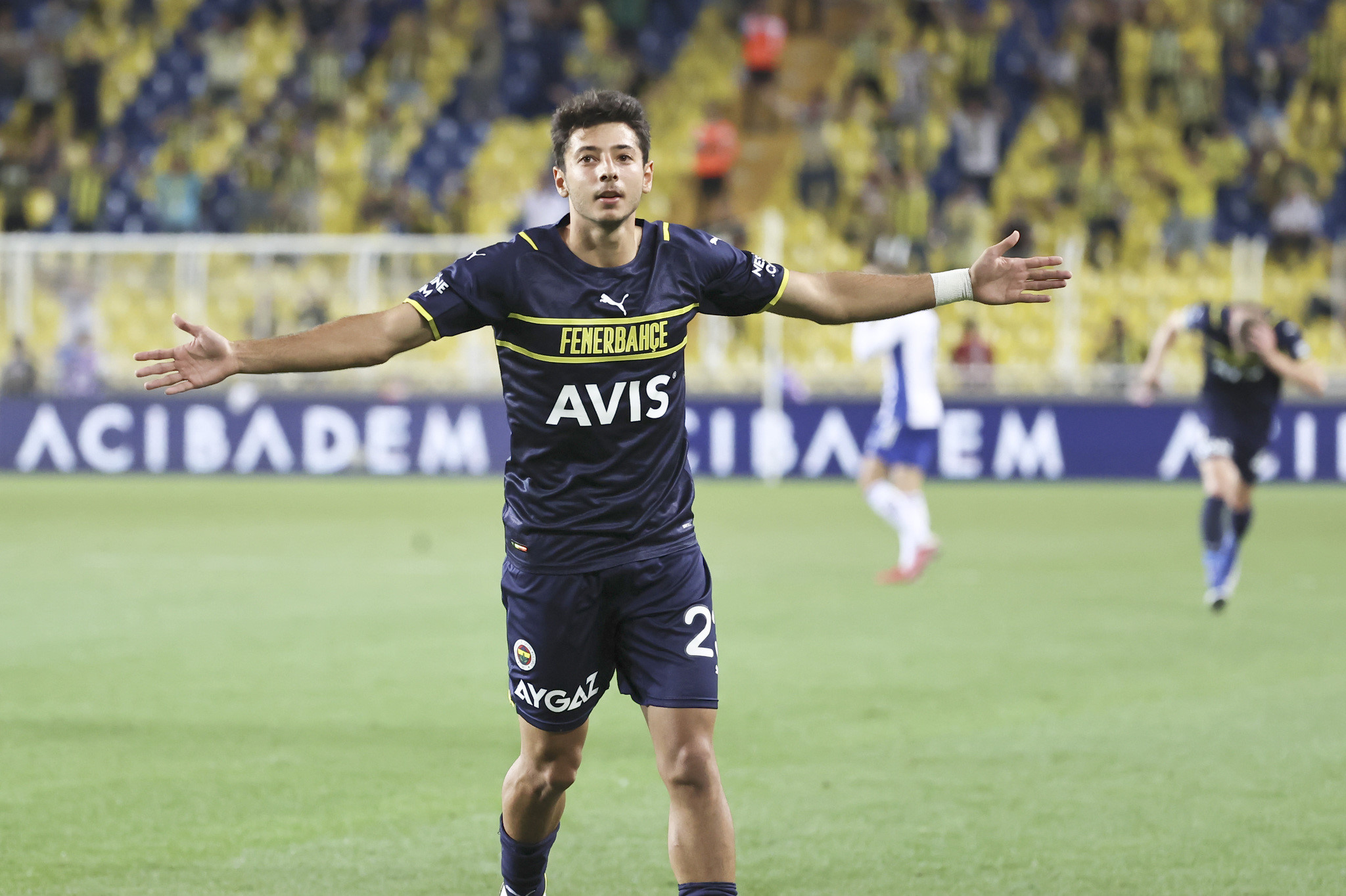 Fenerbahçe altyapısında yetişen Muhammed, A Takım formasıyla 22 maça çıktı ve 1 gol 1 asist kaydetti.