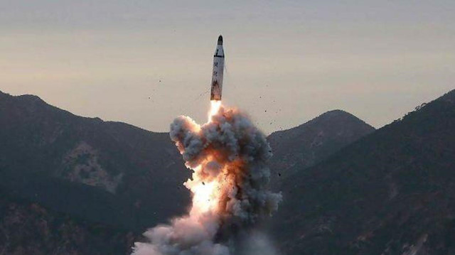 Kuzey Kore, Hwasong-12 "uzun menzilli balistik füze" denediğini duyurdu.
