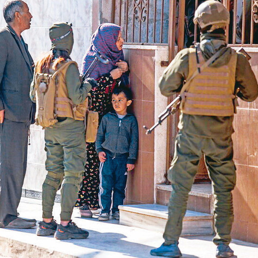 Kendi ülkelerinde mülteci oldular: PKK'nın göçmen kartı uygulaması Haseke'de yaşayanların kabusu oldu