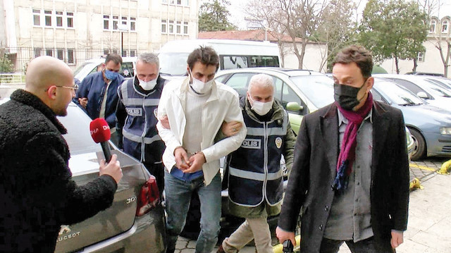 Samsun’da Atatürk Anıtı’nı yıkmaya çalışan C.R.F. ve B.F.’nin 38 suç kaydı çıktı.