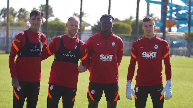 Yeni transferler Gomis, Pulgar,  Semih ve Pena