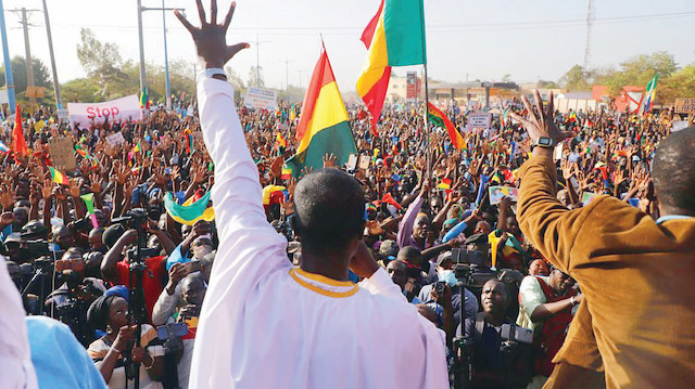 Mali Fransız elçinin gidişi kutladı