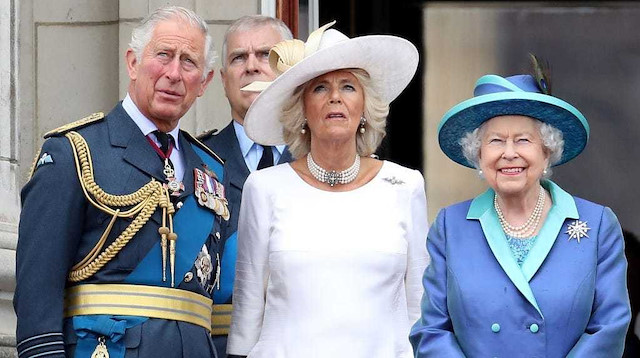 Prens Charles, eşi Camilla ve Kraliçe Elizabeth.