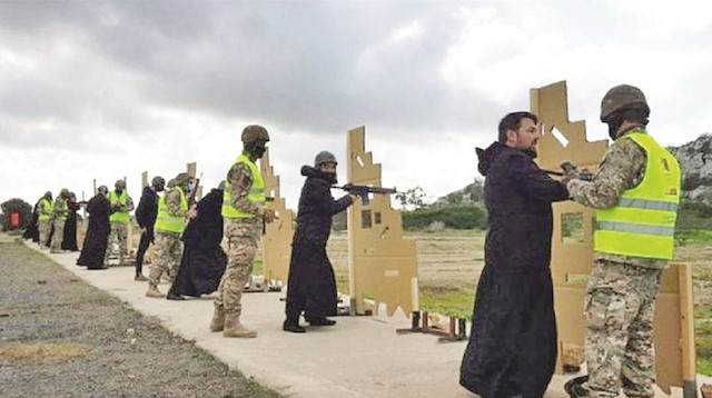 Güney Kıbrıs'ta yeni provokasyon: Papazlara askeri eğitim verdiler