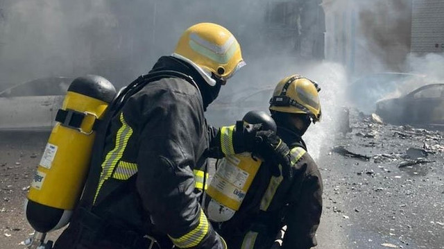 Olay yerine çok sayıda itfaiye ve ambulans sevk edilirken, yangın kısa sürede kontrol altına alınarak söndürüldü.