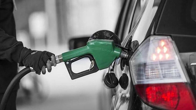 ​Avrupa'da benzin fiyatları rekor seviyede