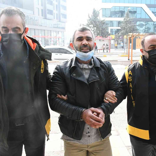 Karısının boğazını kesen cani koca: Allah şifa versin çok seviyorum