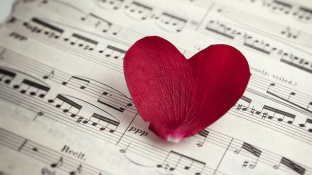 Kayahan’ın “Bizimkisi Bir Aşk Hikayesi” şarkısı yüzde 17,9 oranla zirvede yerini aldı.​