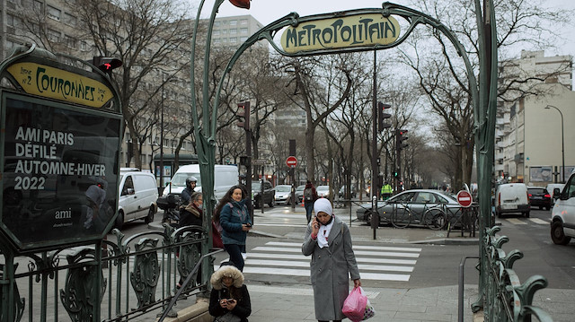 New York Times: Müslümanlar Fransa'yı sessizce terk ediyor