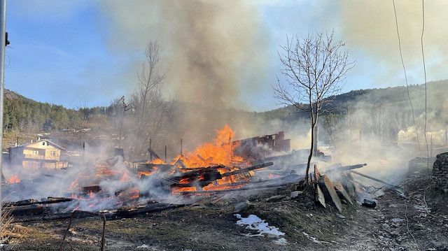 Kastamonu'da köy yangını