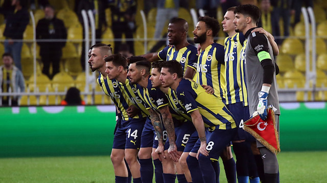 Fenerbahçe taraftarı yıldız futbolcuyu sildi: Topu her ayağına aldığında ıslıklandı