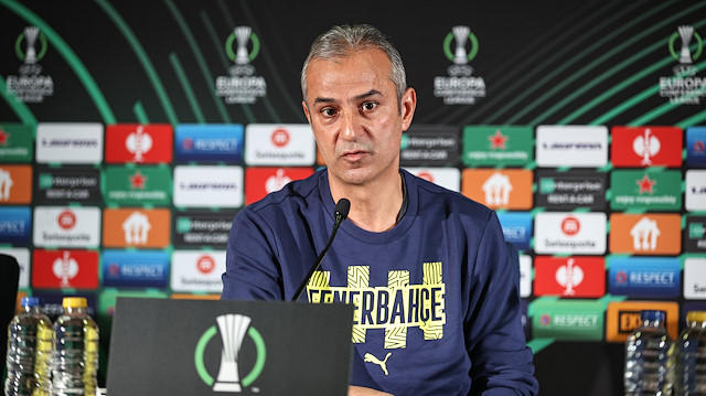 Fenerbahçe Teknik Direktörü İsmail Kartal