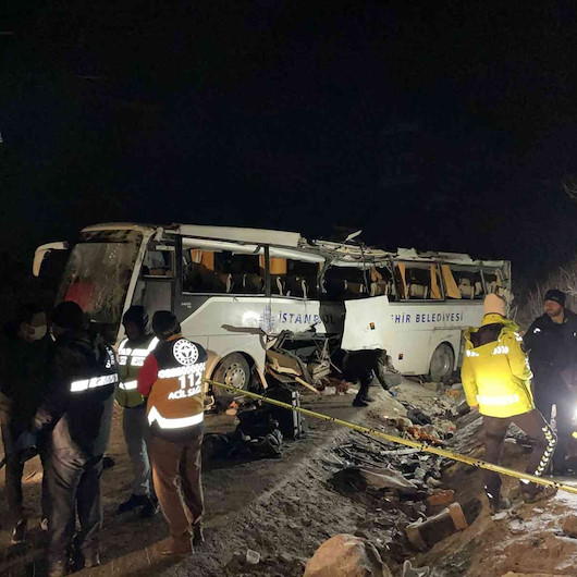 Çankırı'da otobüs devrildi: 2 kişi öldü çok sayıda yaralı var