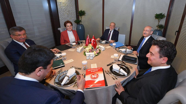 CHP, İYİ Parti, Saadet Partisi, Gelecek Partisi, Demokrat Parti ve DEVA Partisi'nin yaptığı toplantının yankıları sürüyor.