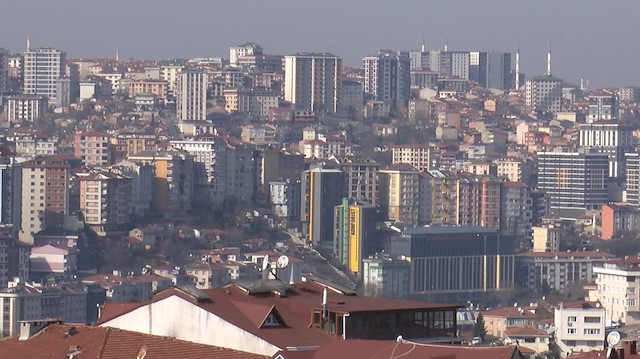 Havanın kirli olması trafik yoğunluğu saatlerine göre de değişiyor. Sabah ve akşam yoğun saatlerde kirlilik artıyor.