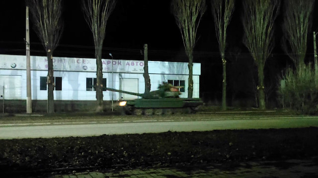 ​Rus tankları Donbas'a girdi