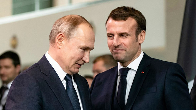 Macron: Putin iki yüzlü davrandı