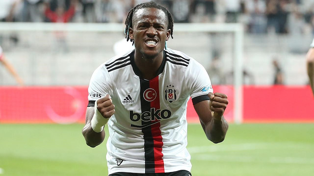 Süper Lig'de çıktığı 21 maçta 9 gol atarken 5 de asist kaydetti.