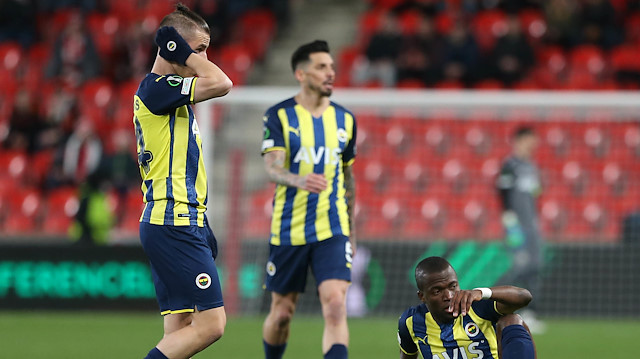 Fenerbahçeli futbolcuların üzüntüsü.
