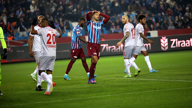 Vitor Hugo, Antalyaspor maçında sakatlandı ve oyuna devam edemedi.
