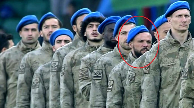 Rizespor takımı askeri kamuflajlarla seremoniye çıkarak Mehmetçik'e destek vermişti. 