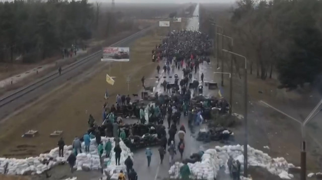Ulusal Muhafızlar tarafından yapılan açıklamada Ukrayna halkının dün kurulan barikatlara toplanarak Zaporizhzhya Nükleer Santrali'ne girişi engellemeye çalıştığı ifade edildi.