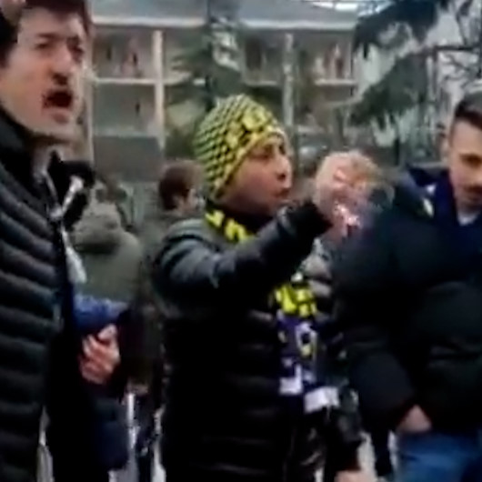 Fenerbahçeli taraftarlar toplanıp Uğurcana küfür etti
