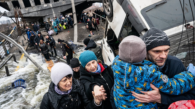Rus saldırılarından kaçan Ukraynalı siviller
