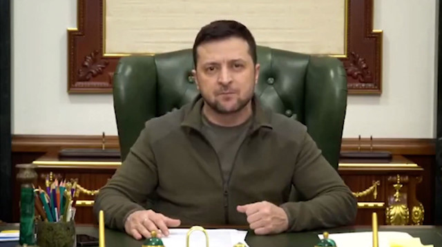 Zelenskiy Kiev'deki ofisinden meydan okudu: Saklanmıyorum ve kimseden korkmuyorum