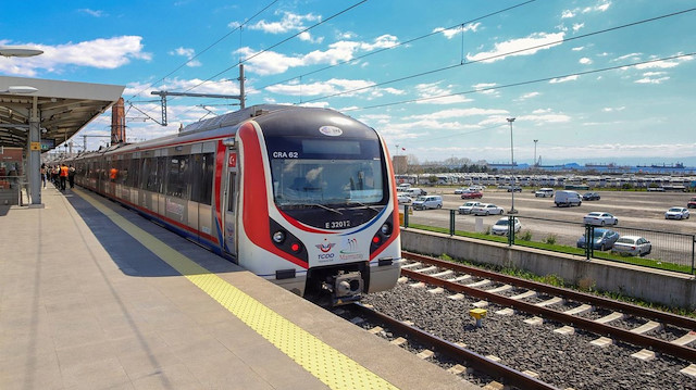 Metro, marmaray ve tramvay sefer saatleri uzatıldı