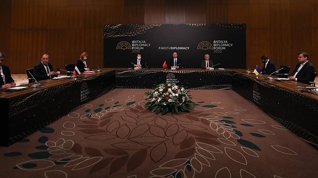 Rusya-Ukrayna-Türkiye üçlü dışişleri bakanları toplantısı sona erdi.
