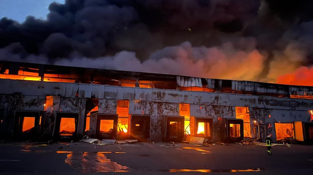 Yetkililer, 20 kişilik itfaiye ekibiyle olaya müdahale edildiğini ifade etti.