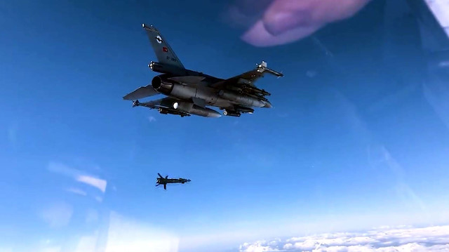 MSB savaş uçaklarının uçuşa hazırlık görüntülerini paylaştı.