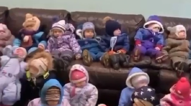 Bodnar Rusya'nın Ukrayna'ya düzenlediği harekatta anne ve babalarını kaybeden çocukların videosunu paylaştı.