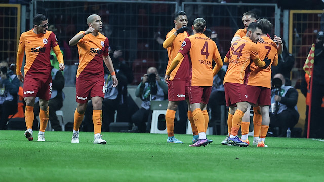 Galatasaraylı futbolcuyu izlemeye gelen scoutlar atılan gollerden sonra etkilendi
