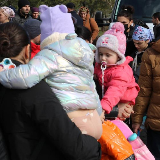 Ukrayna'dan kaçan Erzincanlılar Türkiye’de: Bombanın düştüğü yer dümdüz oluyor