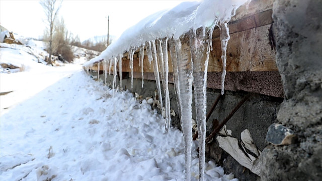 Doğu Anadolu'da dondurucu soğuklar ilkbaharda da etkisini sürdürüyor.